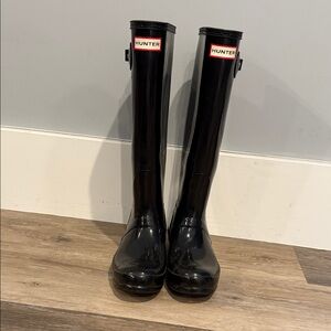 Hunter Glossy Black Knee-High Boots